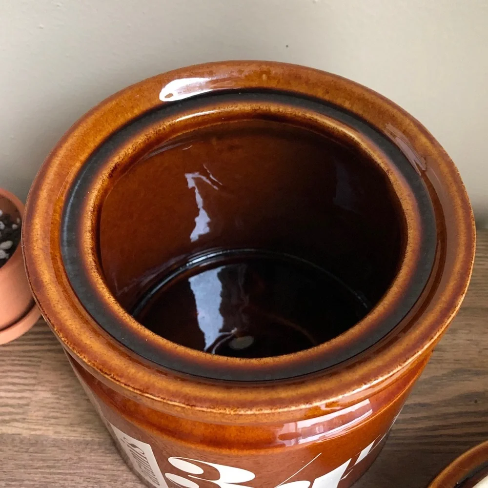 Vintage Estēe Lauder Arami’s Bath Canister